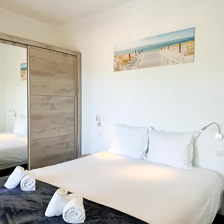 Elora Vue Et Piscine