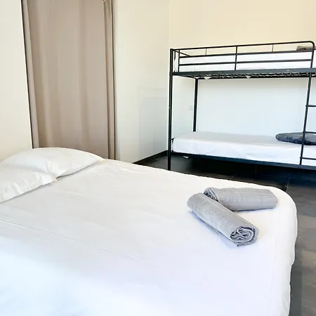 Elora Vue Et Piscine Viggianello